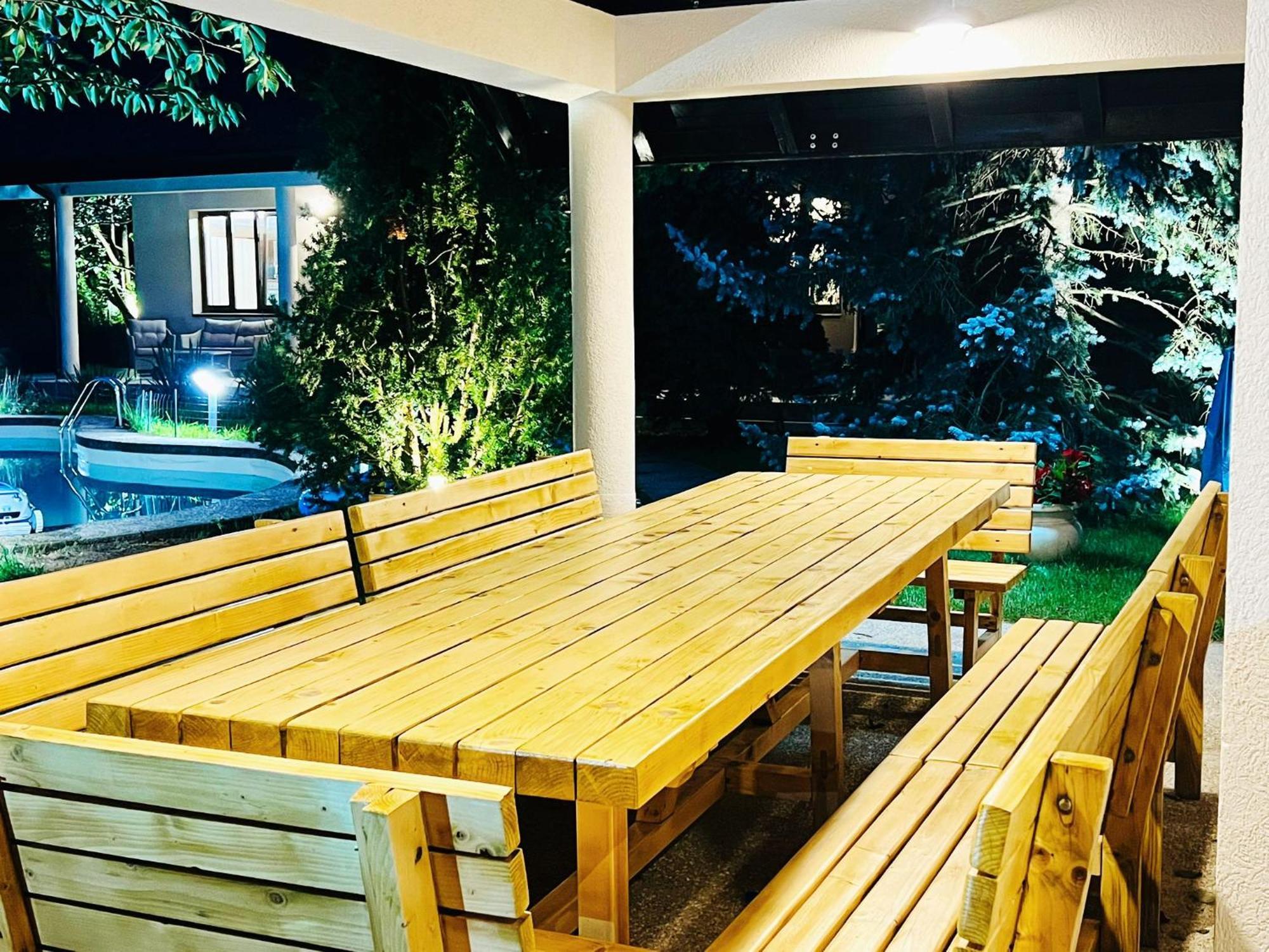 Villa Evie'S Tree House Dragomirna Exterior foto
