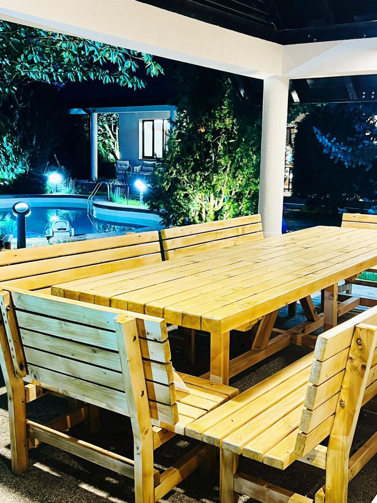 Villa Evie'S Tree House Dragomirna Exterior foto
