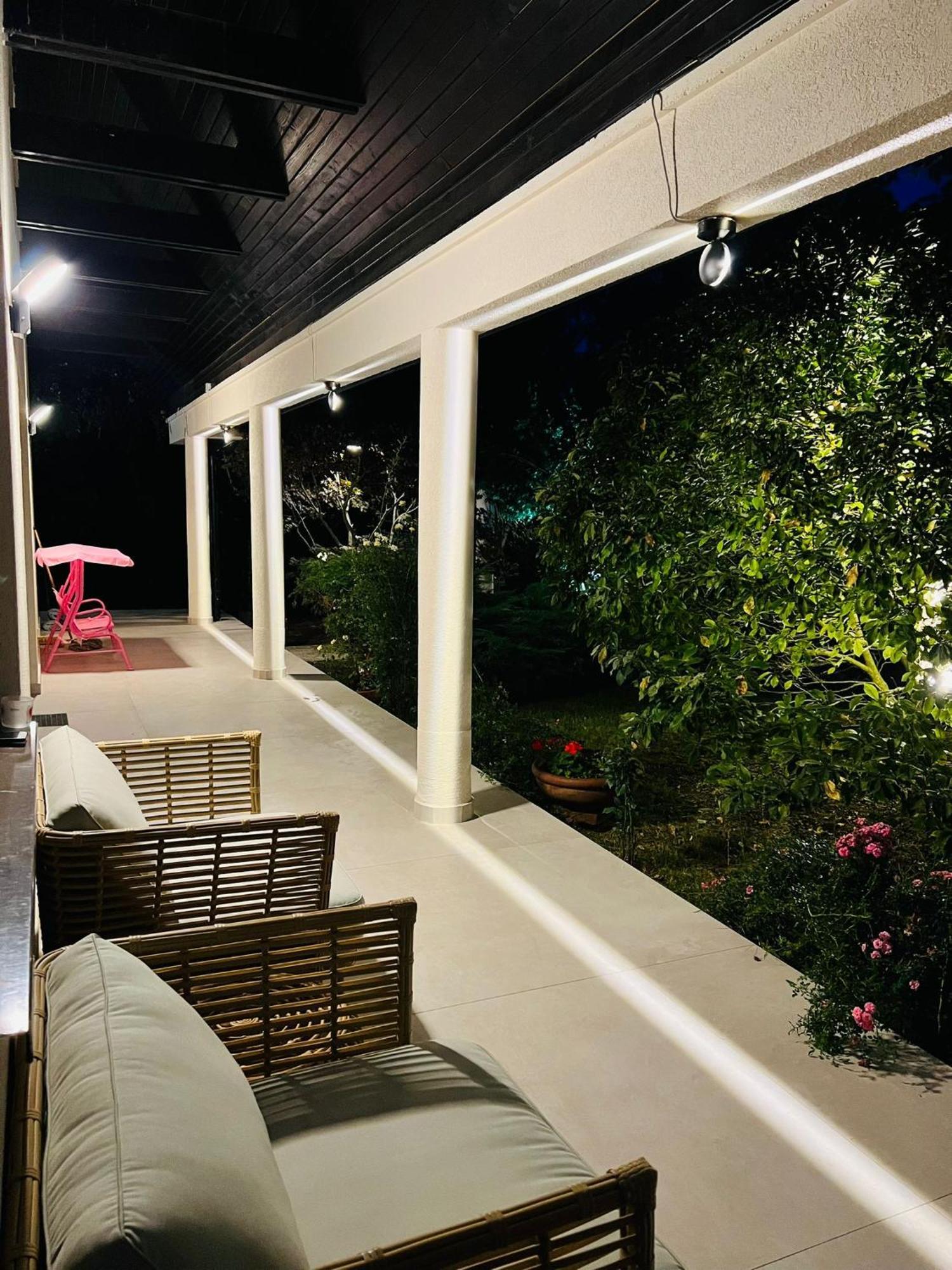 Villa Evie'S Tree House Dragomirna Exterior foto