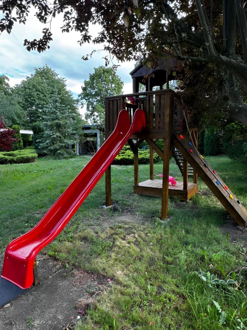 Villa Evie'S Tree House Dragomirna Exterior foto